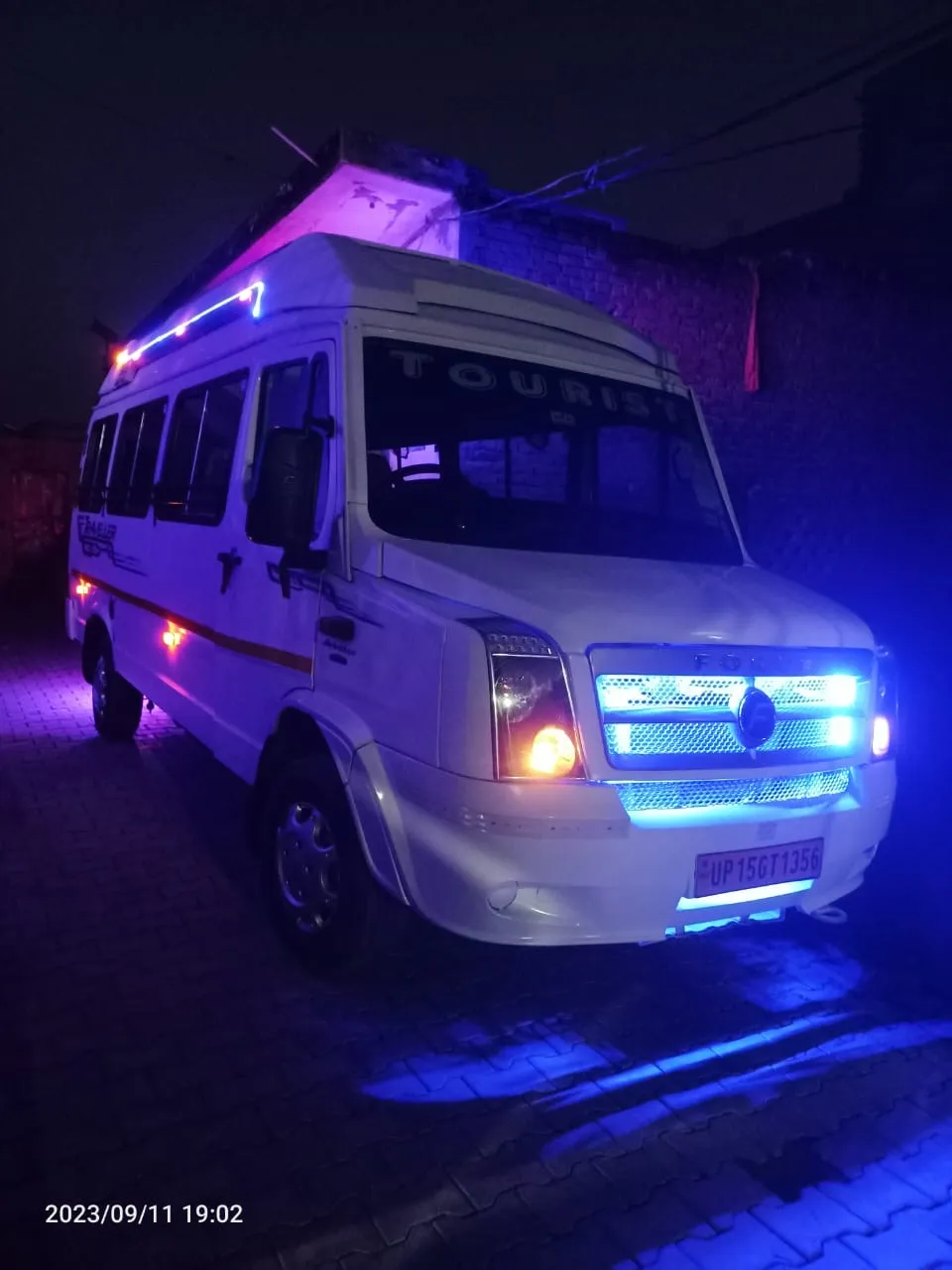 12 Seater Tempo Traveller Uttarakhand