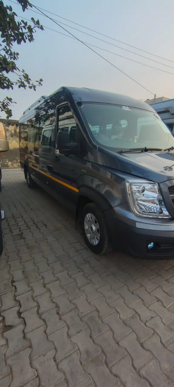 Premium Force Traveller Uttarakhand