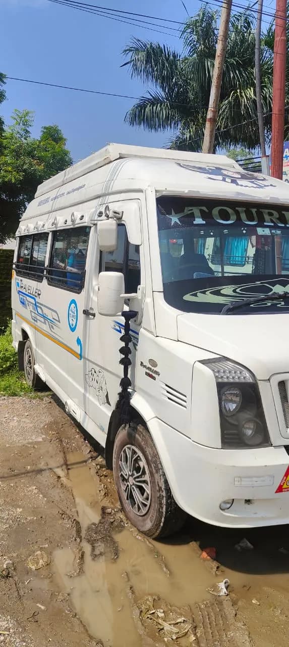 Safe Tempo Traveller for Family Trips